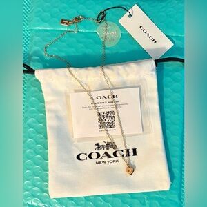 ✨✨Coach Gold Necklace with Heart Pendant✨✨